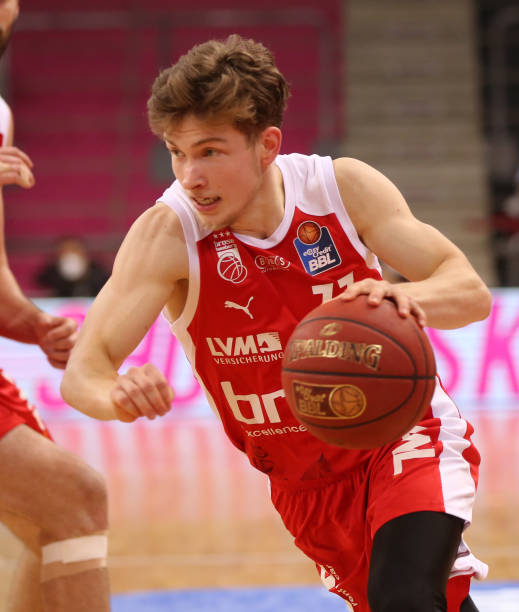 而林诗栋与 而林诗栋与