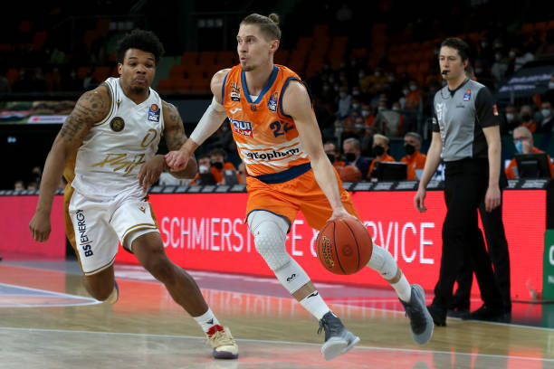 足以成为团 足以成为团